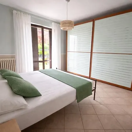 Villa I Tre Fratelli Ad Arona 4br, Garden, Jacuzzi,